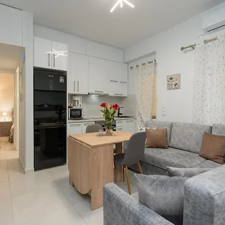 Comfy Apt Next To Metro Athen Exterior foto