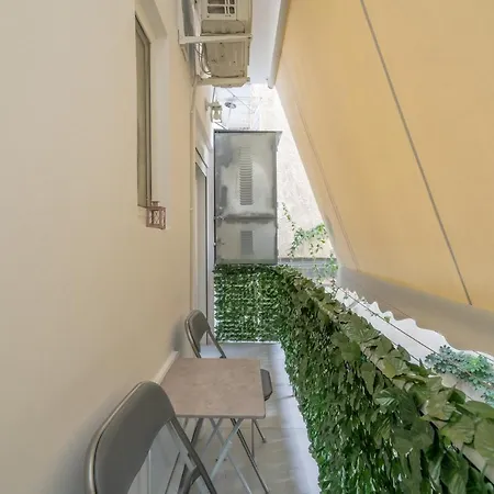 Comfy Apt Next To Metro Athen Exterior foto