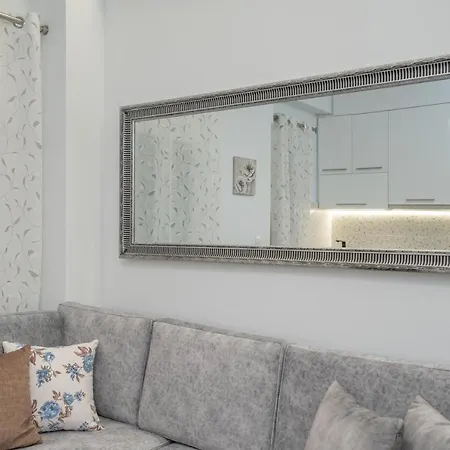 Comfy Apt Next To Metro Athen Exterior foto