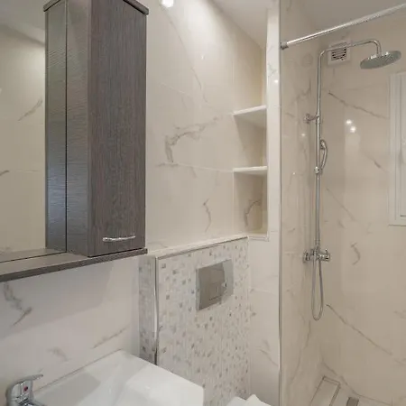 Comfy Apt Next To Metro Athen Exterior foto